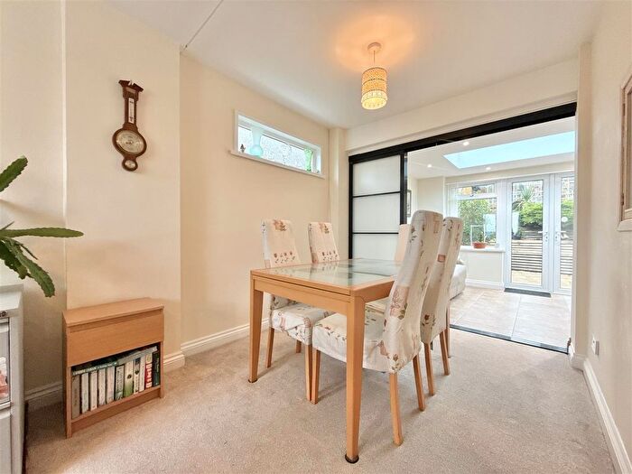 2 Bedroom Detached Bungalow For Sale In Thrushel Close, Brixham, TQ5