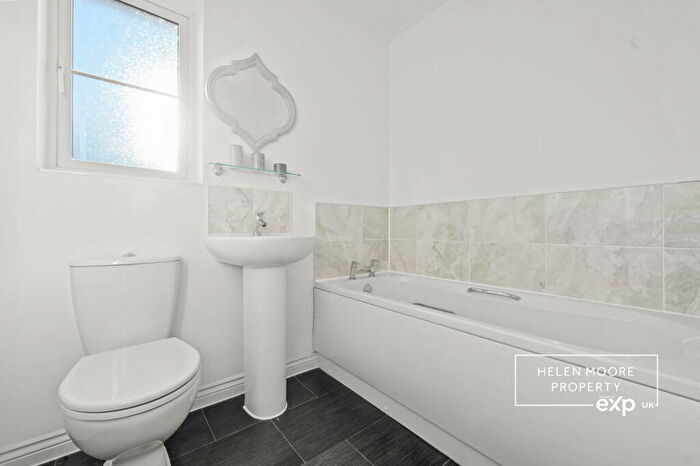 2 Bedroom Semi-Detached House For Sale In Sunnydale Close, Ivybridge, Devon, PL21