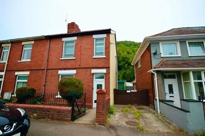 3 Bedroom End Of Terrace House To Rent In Risca Road, Cross Keys, NP11