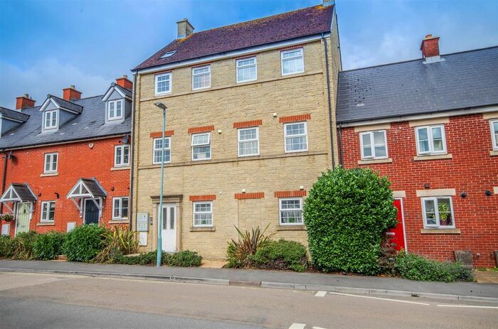 1 Bedroom Flat To Rent In Library Terrace, May Lane, Dursley, GL11