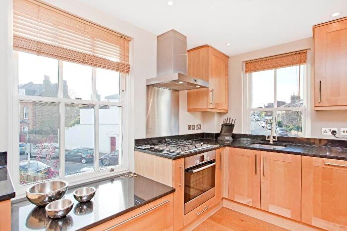 2 Bedroom Flat To Rent In Charlwood Rd, West Putney, SW15