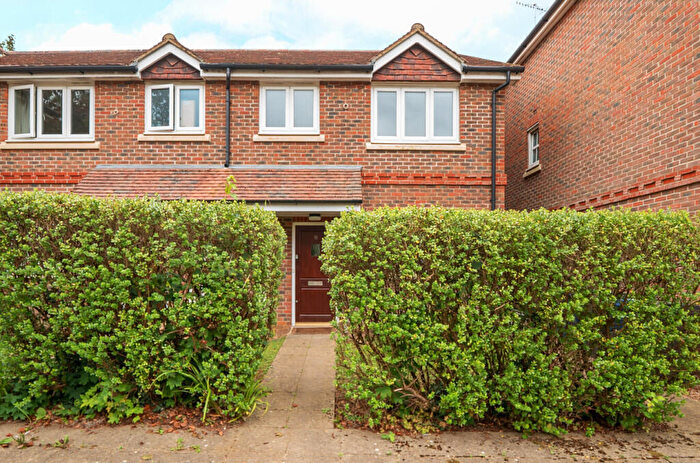 3 Bedroom End Of Terrace House For Sale In Reris Grange Close, Milford, Godalming, Surrey, GU8