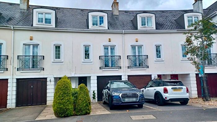 3 Bedroom Town House To Rent In Brockhurst Park, Paignton, TQ3