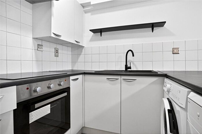 1 Bedroom Apartment To Rent In Dewberry Street, London, E14