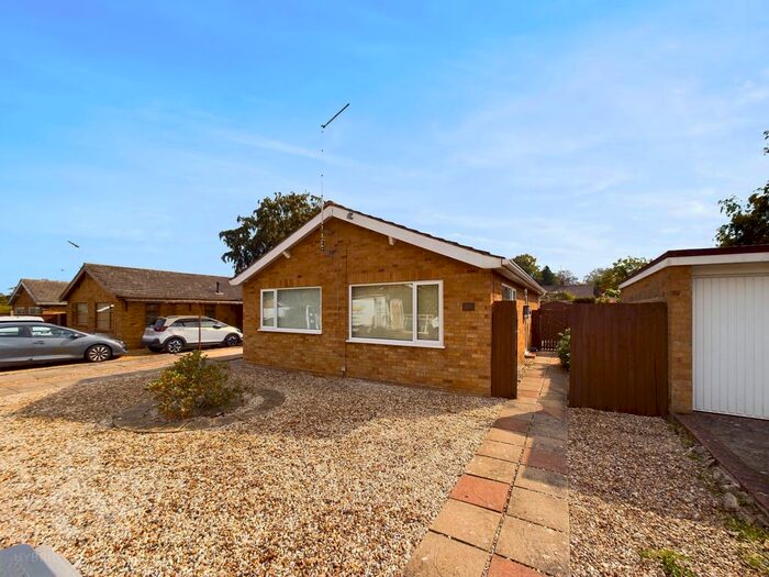 2 Bedroom Detached Bungalow To Rent In Braydeston Crescent, Brundall, Norwich, NR13