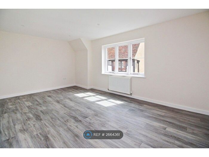 2 Bedroom Flat To Rent In Knotts Lane, Canterbury, CT1