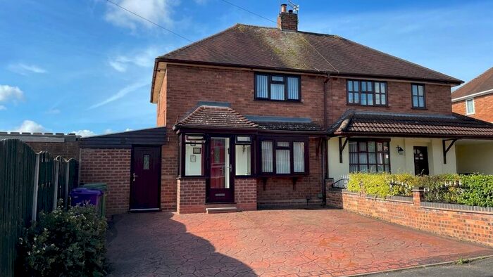 2 Bedroom Semi-Detached House To Rent In Cleveland Close, Essington, Wolverhampton, WV11