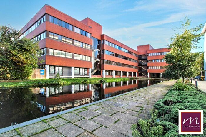 1 Bedroom Apartment For Sale In Kingfisher House, Walton Street, HP21