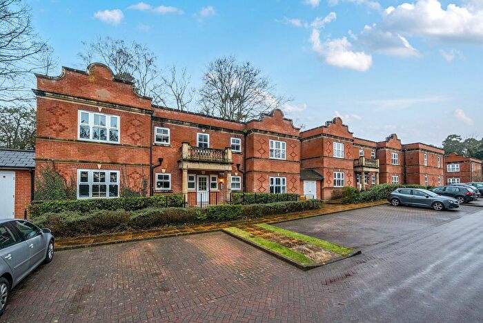 1 Bedroom Flat For Sale In Franklin Court, Wormley, Godalming, GU8