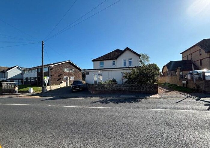 2 Bedroom Flat For Sale In Flat Rostrevor Court, Sandown Road, Sandown, Isle Of Wight, PO36