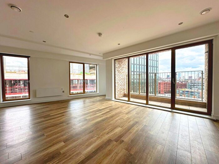 2 Bedroom Apartment To Rent In The Astley Manchester, M1