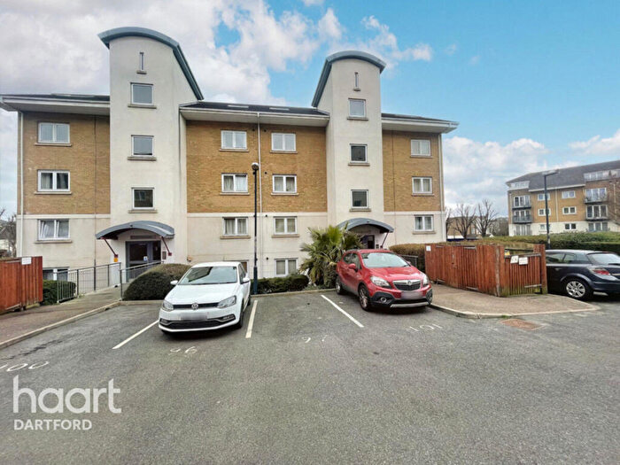 2 Bedroom Apartment For Sale In Chichester Wharf, Erith, DA8