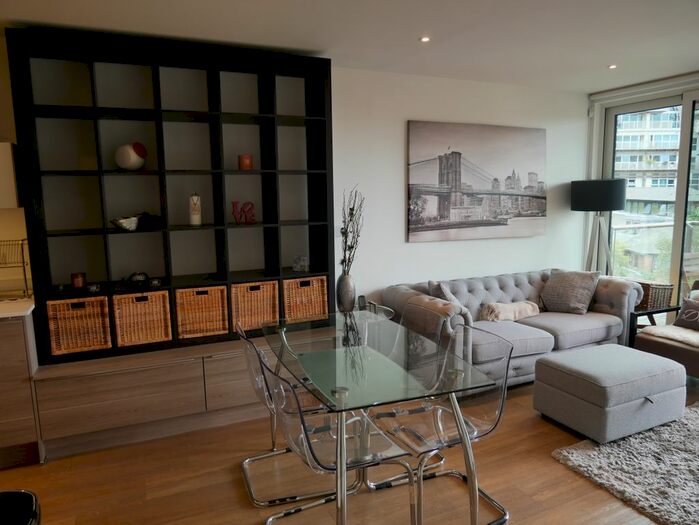 2 Bedroom Flat To Rent In Sirius House, London, SE16