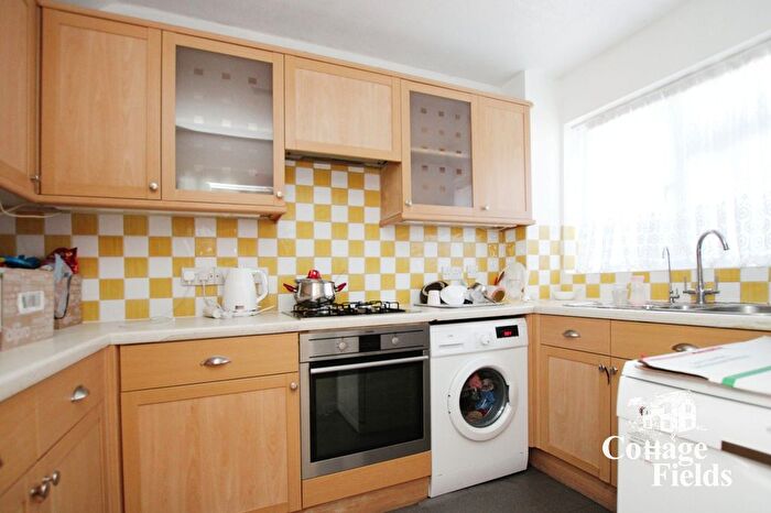2 Bedroom Property To Rent In Bramley Road, London, N14