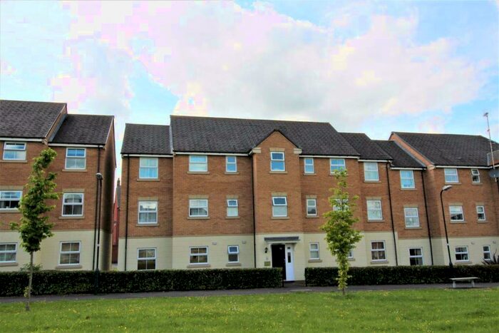 2 Bedroom Flat To Rent In Flaxdown Gardens, CV23