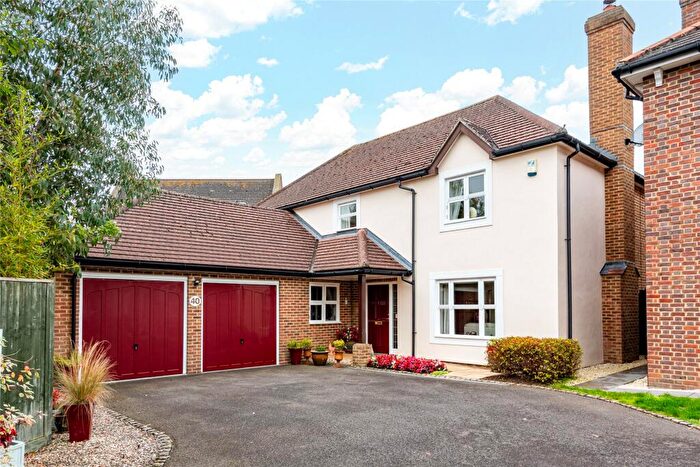 4 Bedroom Detached House For Sale In Pickenfield, Thame, Oxfordshire, OX9