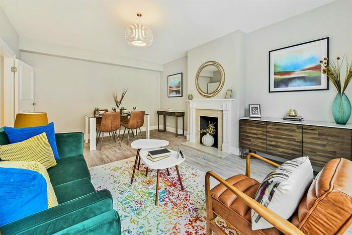 1 Bedroom Flat To Rent In Flat Richmond Court, Sloane Street, SW1X