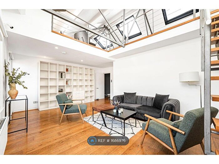 3 Bedroom Flat To Rent In Hackney Road, London, E2