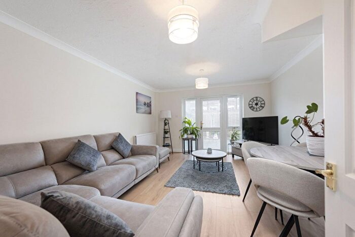 2 Bedroom Terraced House For Sale In Sunningdale Road, Cheam, Sutton, SM1