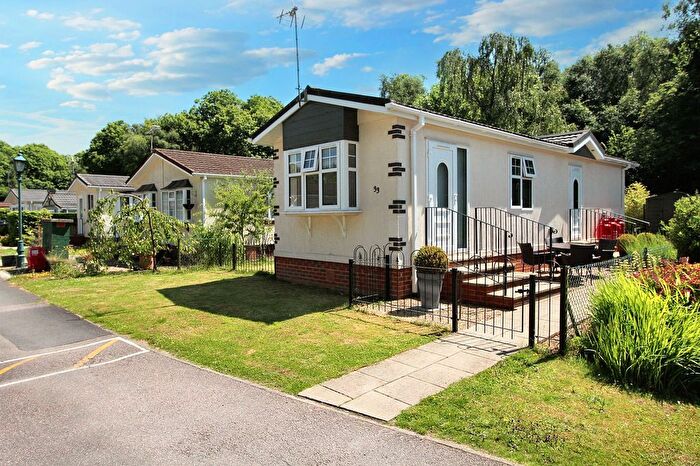 2 Bedroom Park Home For Sale In Canterbury Road, Charing, TN27