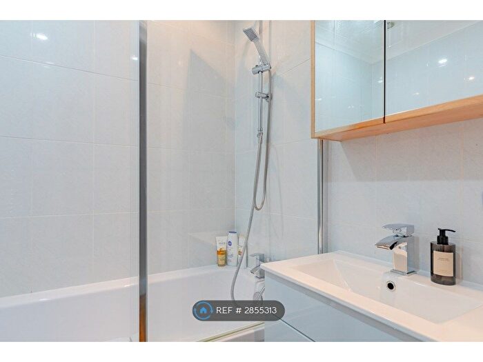 1 Bedroom Flat To Rent In Elgin Avenue, London, W9