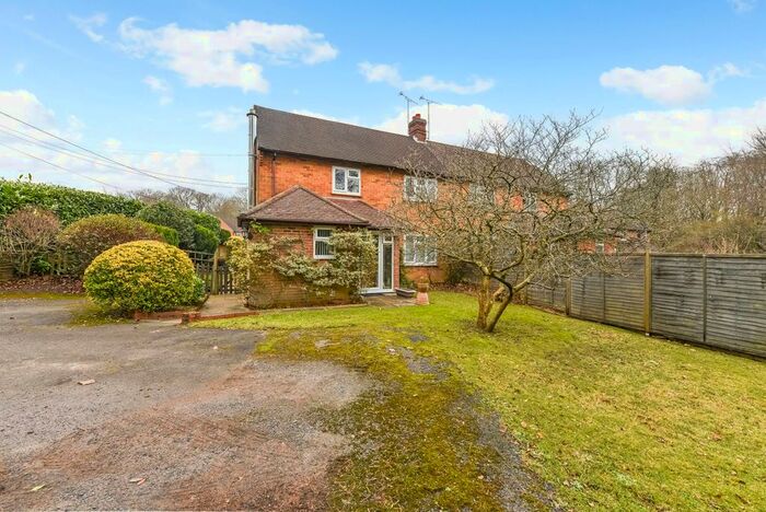 3 Bedroom Semi-Detached House For Sale In Knowles Meadow, Hill Brow, Hampshire, GU33