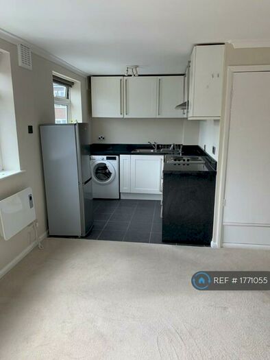 Studio To Rent In Belgrave Court, Blackheath, SE3