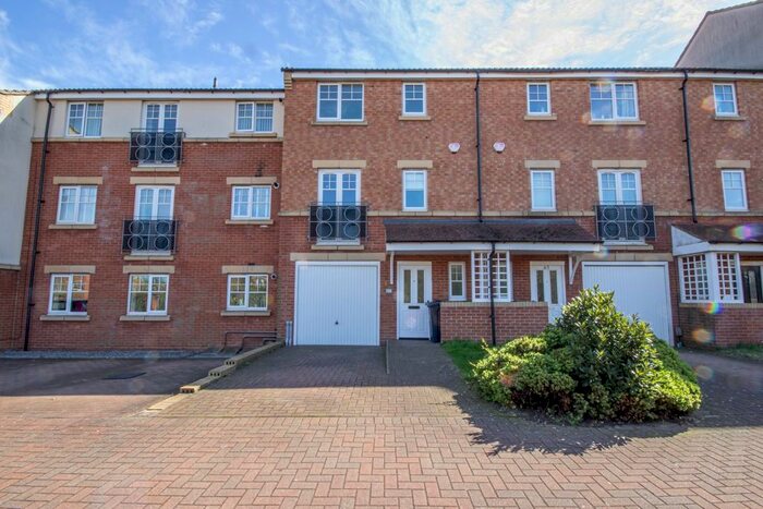 4 Bedroom Terraced House To Rent In Sanderson Villas, Gateshead, Tyne And Wear, NE8