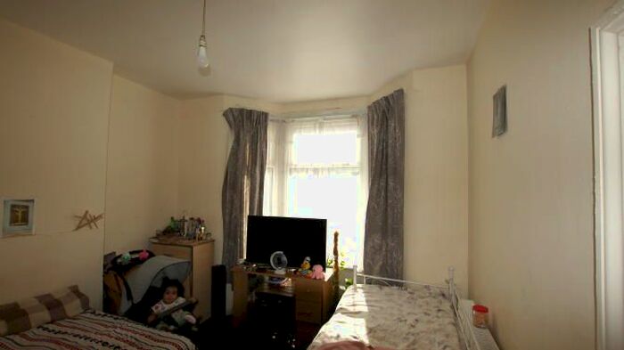 1 Bedroom Flat To Rent In Walton Road, Upton Park, E13