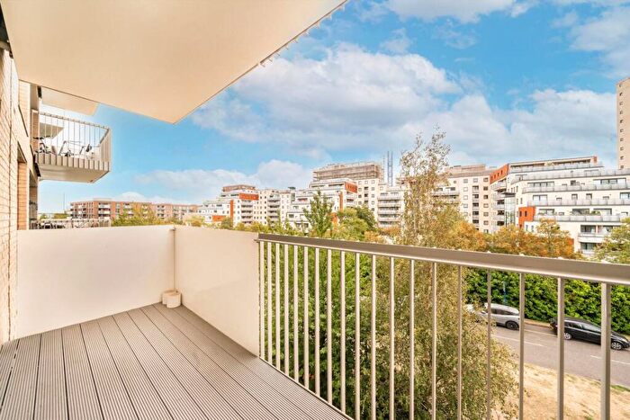 2 Bedroom Flat For Sale In Booth Road, Royal Wharf, E16
