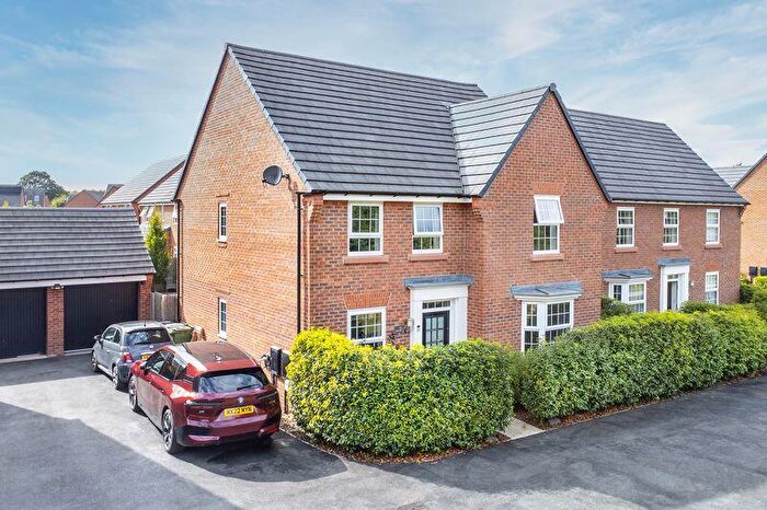 4 Bedroom Detached House For Sale In White Iris Place, Stapeley, Nantwich, CW5