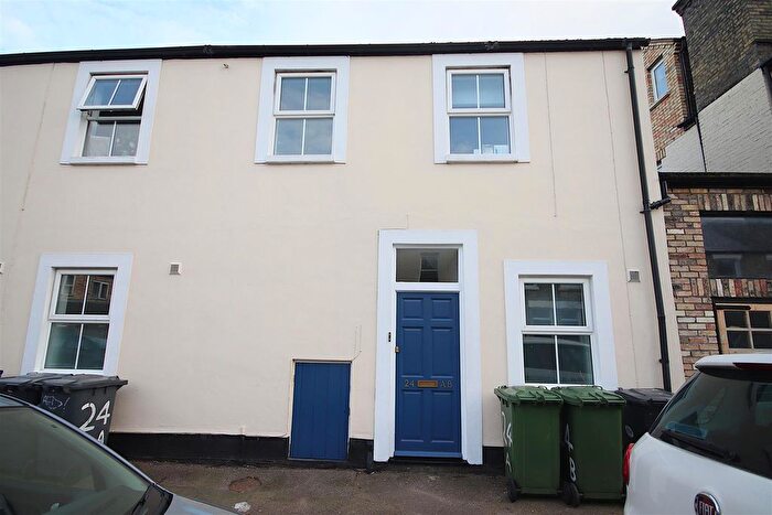 3 Bedroom Flat To Rent In Sleaford Street, Cambridge, CB1