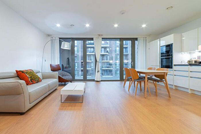 2 Bedroom Flat For Sale In Kilburn Park Road, London, NW6