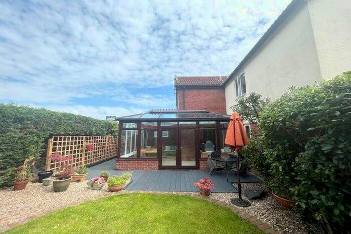 2 Bedroom Property To Rent In Speedwell Drive, Christchurch, BH23