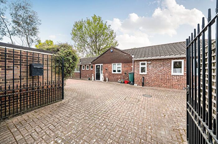 3 Bedroom Detached Bungalow For Sale In Highview Road, Sidcup, DA14