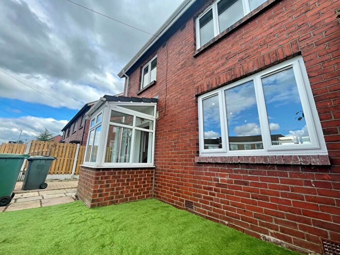 3 Bedroom Property To Rent In Sixth Avenue, Liversedge, WF15