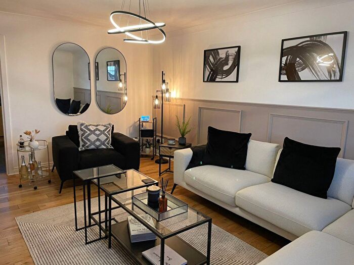 2 Bedroom Flat To Rent In Corthan Court, Kirkaldy, Fife, KY1