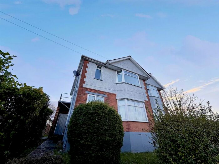2 Bedroom Flat To Rent In Douglas Road, Poole, Parkstone, BH12