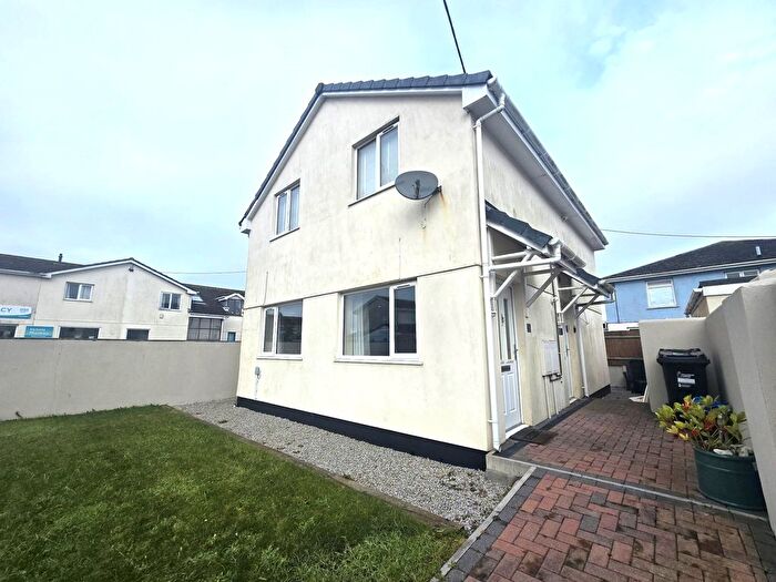 1 Bedroom Flat To Rent In Pengelly Way, Threemilestone, TR3