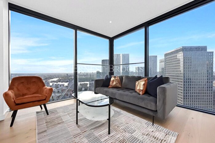 2 Bedroom Apartment For Sale In Hampton Tower, South Quay Plaza, Canary Wharf, E14