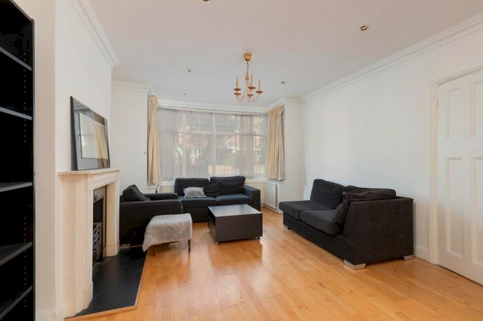 4 Bedroom Detached House To Rent In Worple Road, Wimbledon, SW19