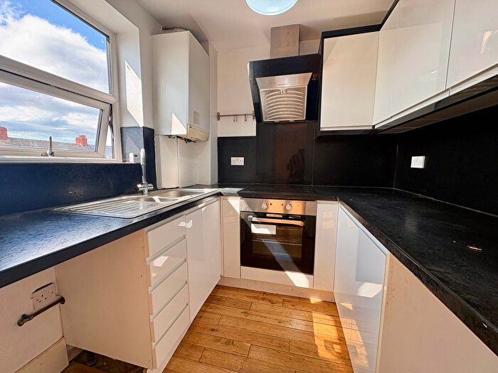 2 Bedroom Flat To Rent In Bloomfield Road, Blackpool, FY1