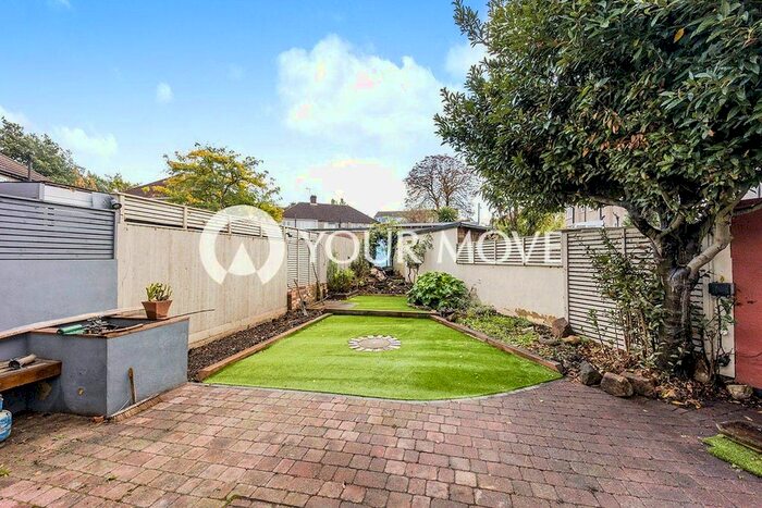 4 Bedroom Semi-Detached House To Rent In Clarendon Gardens, Dartford, Kent, DA2