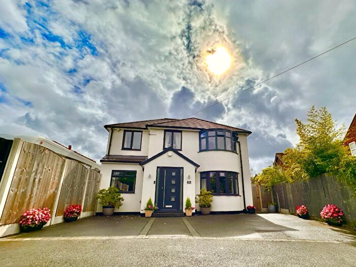 4 Bedroom Detached House For Sale In Ravenstone Drive, Sale, Greater Manchester, M33