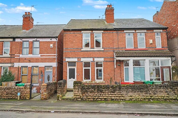 3 Bedroom Semi Detached House For Sale In Severn Street, Nottingham, NG6