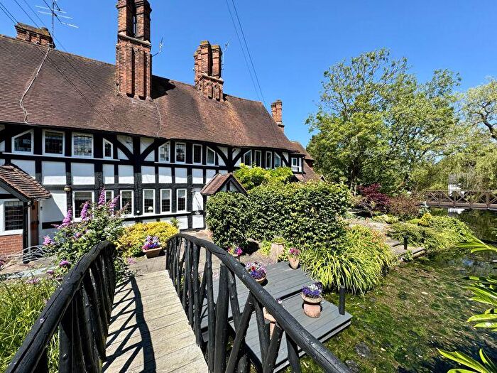 3 Bedroom Terraced House For Sale In The Drive, Abbottsbrook, SL8