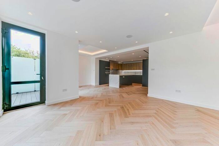 2 Bedroom Flat To Rent In Regents Park Road, Finchley, N3