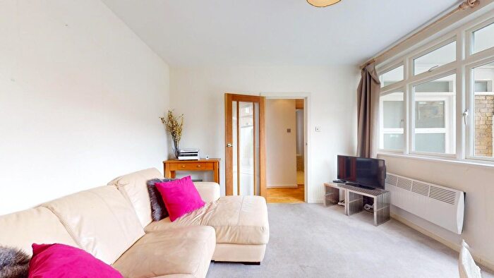 2 Bedroom Flat To Rent In Crawford Street, London, W1H