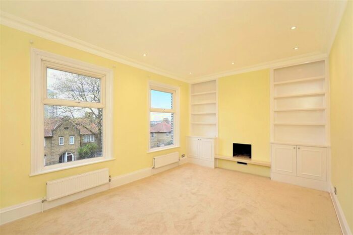 3 Bedroom Flat To Rent In Wimbledon Park Road, London, SW18
