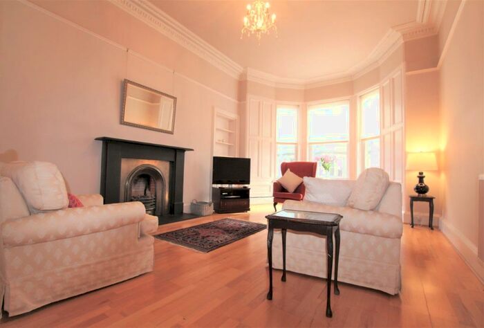 2 Bedroom Flat To Rent In Darnell Road, Trinity, Edinburgh, EH5